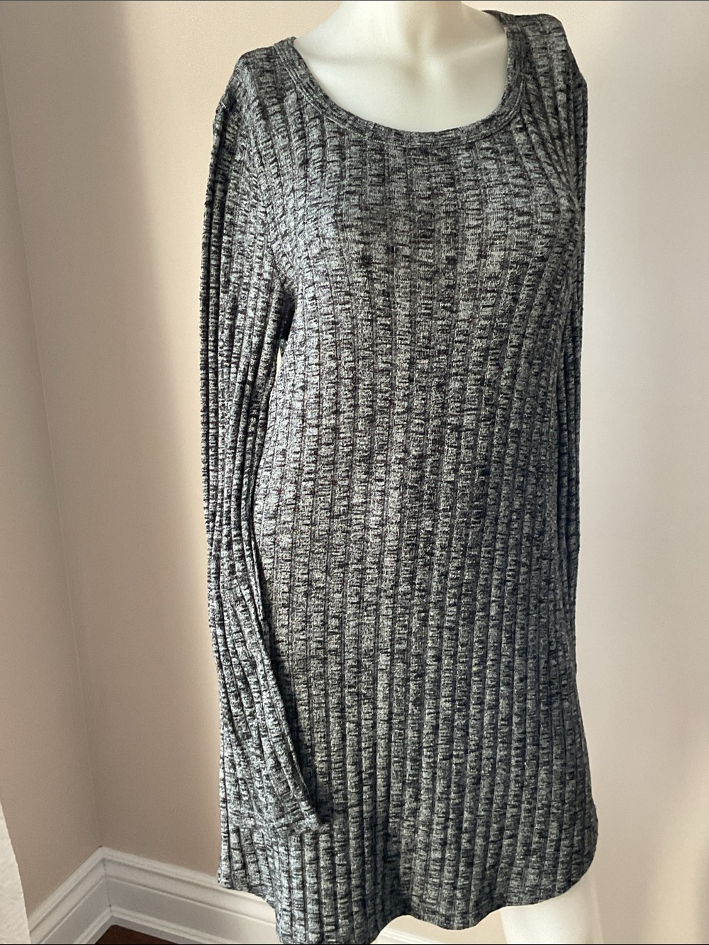 Everly Ribbed Sweater Dress - Picture 3 of 6